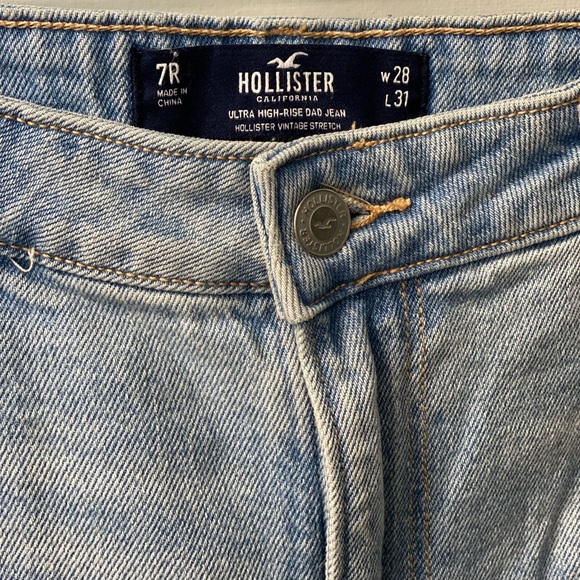 Hollister Ultra High-Rise Dad Jean Vintage Stretch
Size 7R W28 L31 - Picture 4 of 7